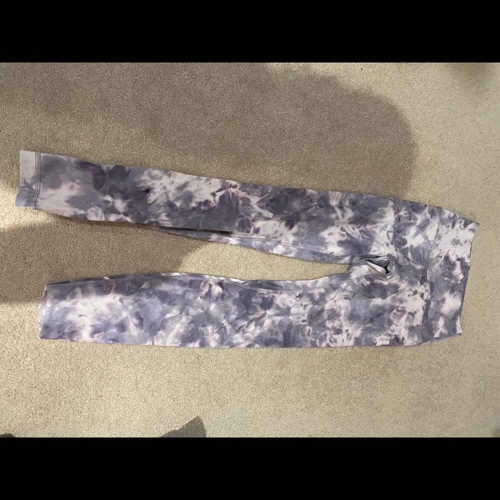 SOLD BNWT Lululemon Diamond Dye Aligns - Picture 5 of 6